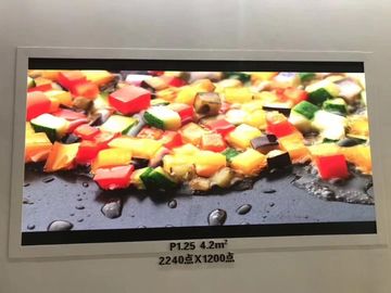 Exposição de diodo emissor de luz pequena P1.25 espaçando pequeno do passo do pixel da definição alta para anunciar