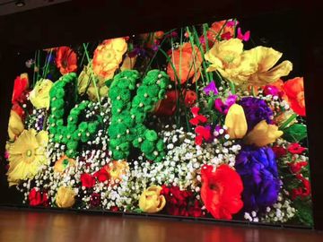 Do passo pequeno do pixel de 1R1G1B P2.4 painel conduzido interno da propaganda comercial de tela de exposição