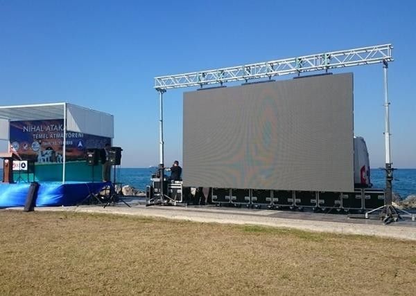 Manutenção fácil video conduzida exterior do arrendamento SMD1919 do painel de 1R1G1B P4 para a fase